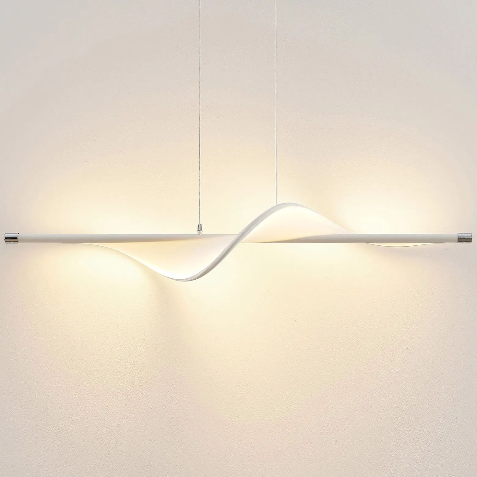 Lucande Lámpara colgante LED Edano, 122 cm, blanca, textil, atenuable