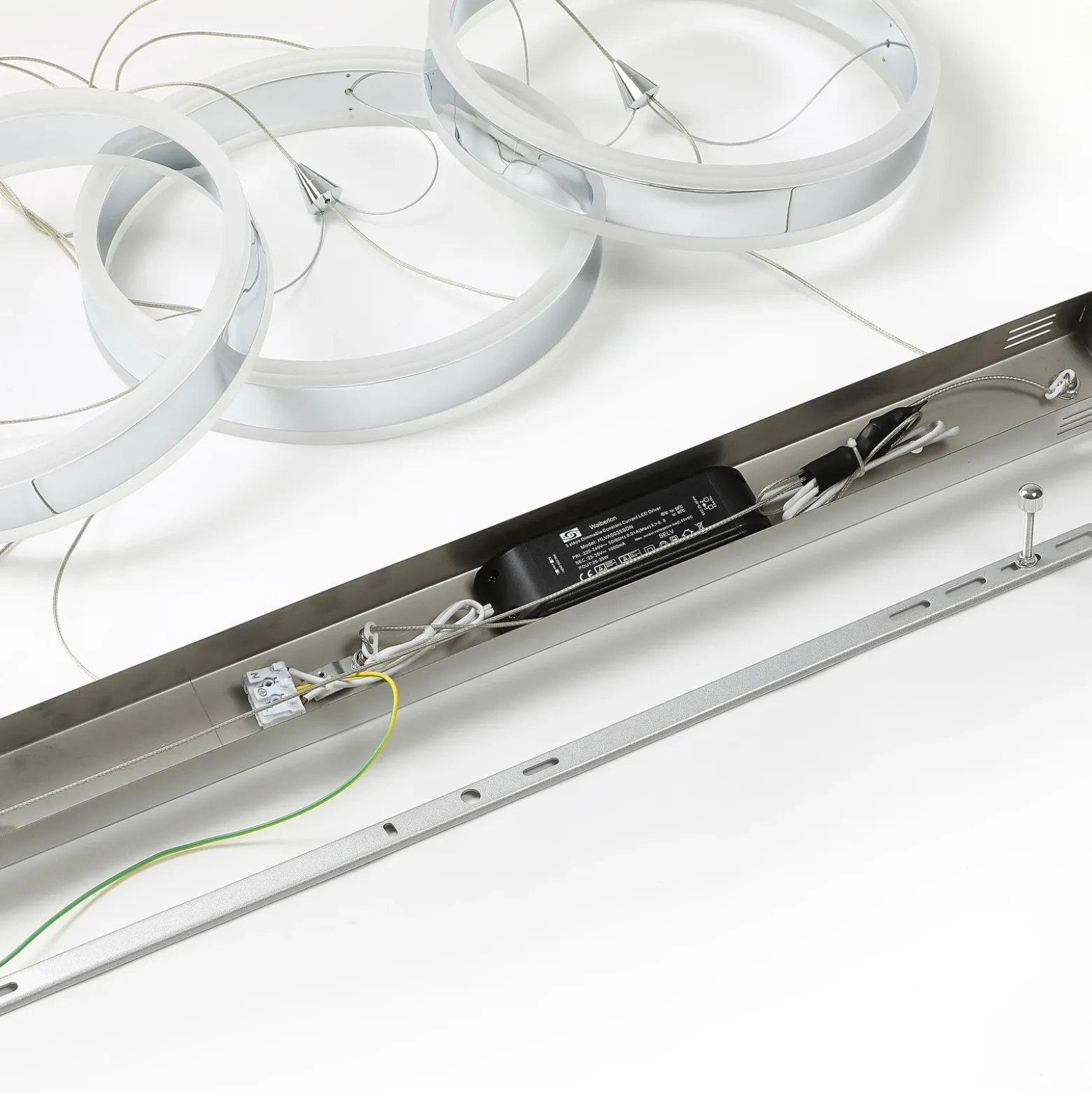 Lucande lámpara colgante LED Lyani, 115cm, 3 luces, cromo, atenuable