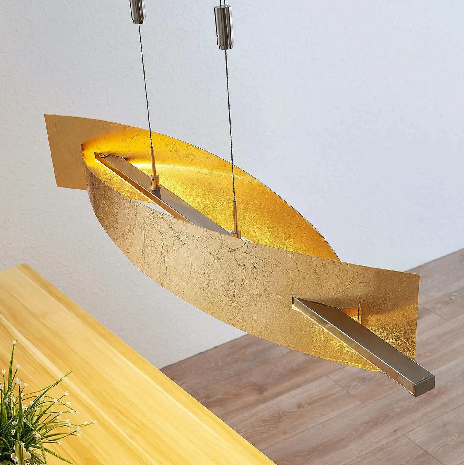 Lucande Lámpara colgante LED Marija, 101 cm, dorada, atenuable