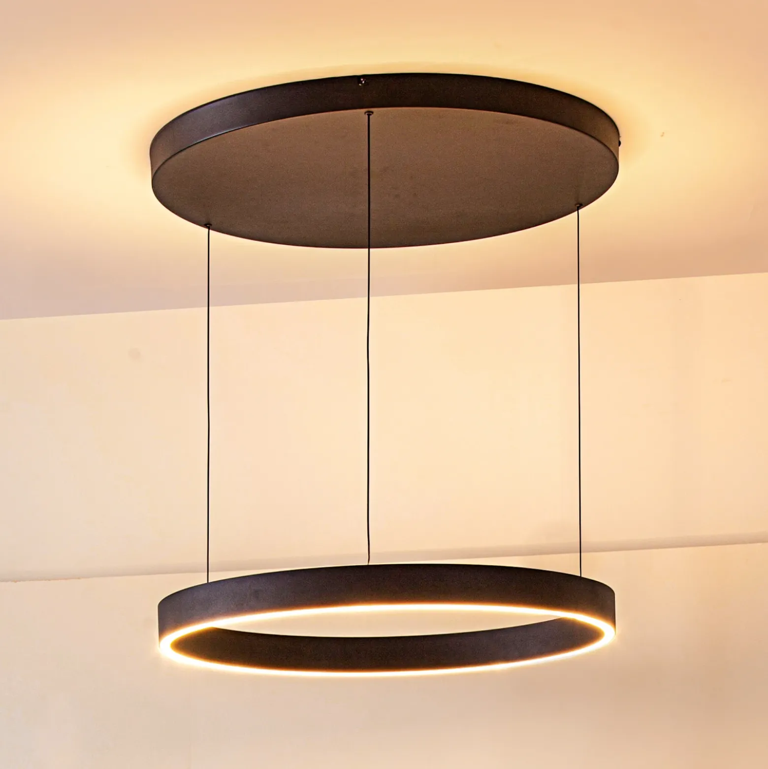 Lucande Lámpara colgante LED Philine, Ø 60 cm, negro, hierro