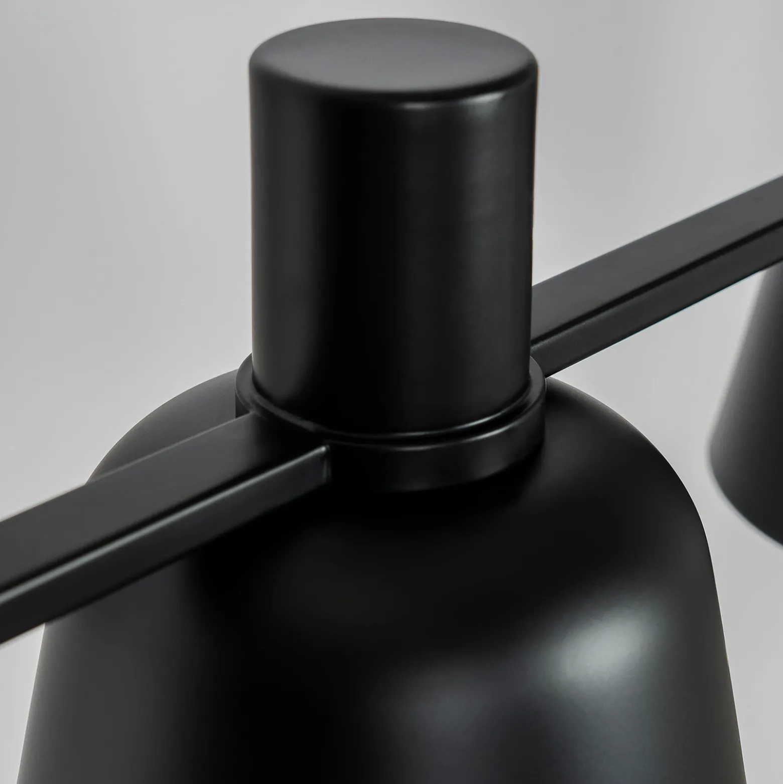 Lucande Lámpara colgante Servan, negra, 3 luces