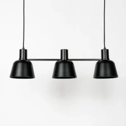 Lucande Lámpara colgante Servan, negra, 3 luces
