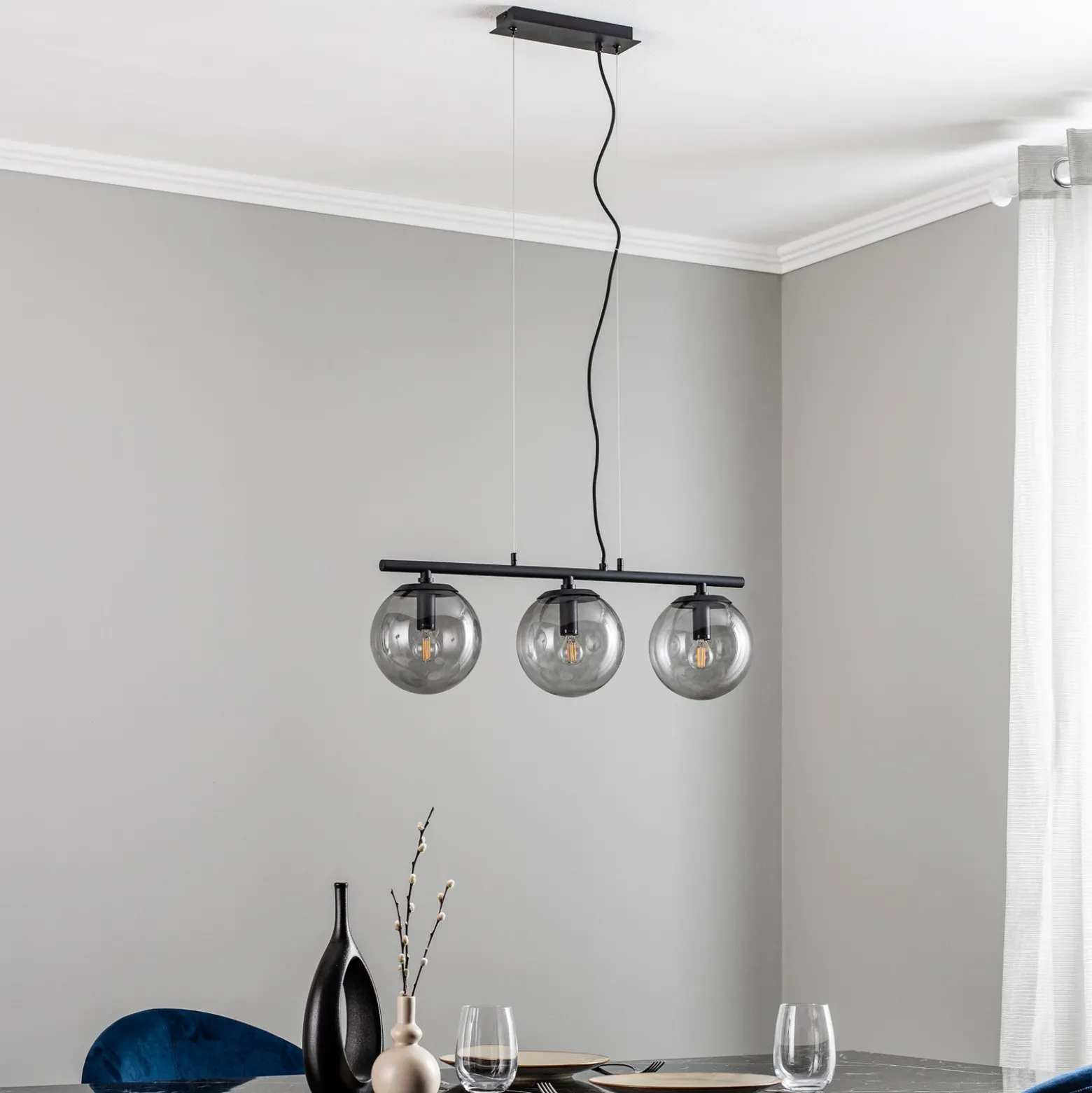 Lucande Lámpara colgante Sotiana, 3 luces, larga, negra