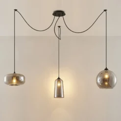 Lucande lámpara colgante Zyli, 3 luces, gris humo, cristal