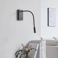 Lucande lámpara de lectura LED Hetti, negra, metal, 14 cm de altura