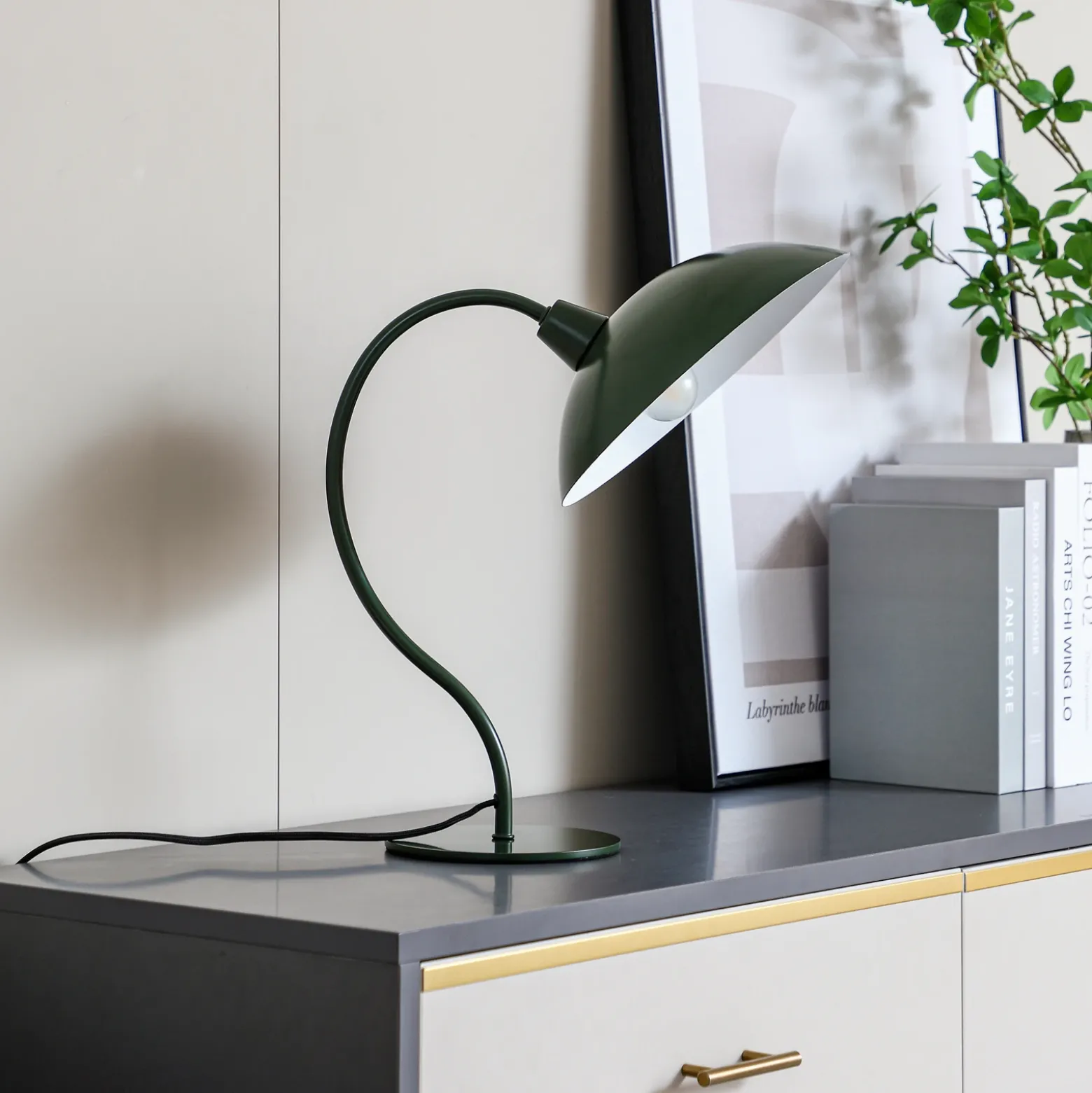 Lucande lámpara de mesa Arvadon, verde, metal, 42,75 cm de altura