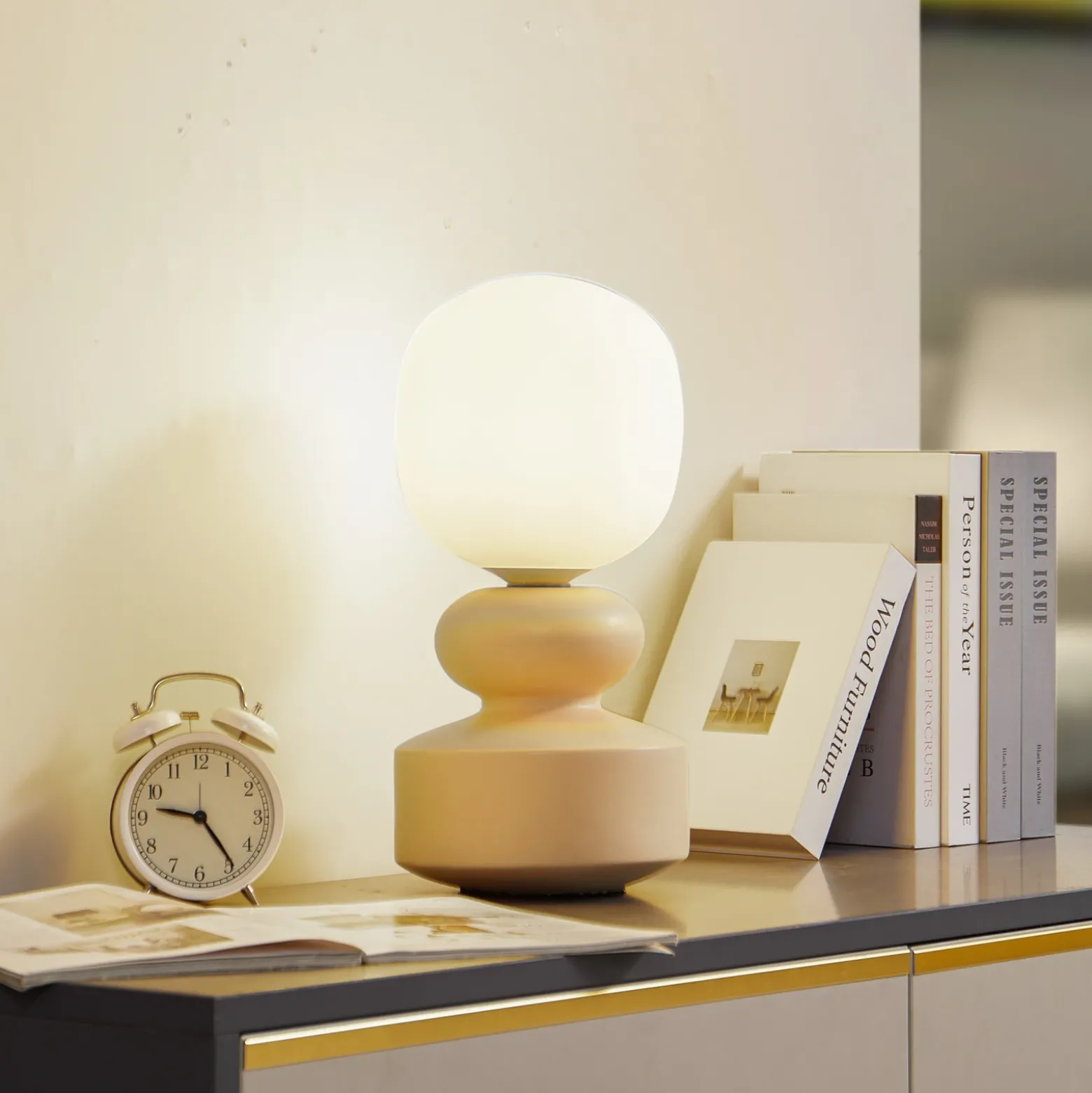 Lucande lámpara de mesa Fidelo, blanco/amarillo, 38 cm, vidrio, cerámica