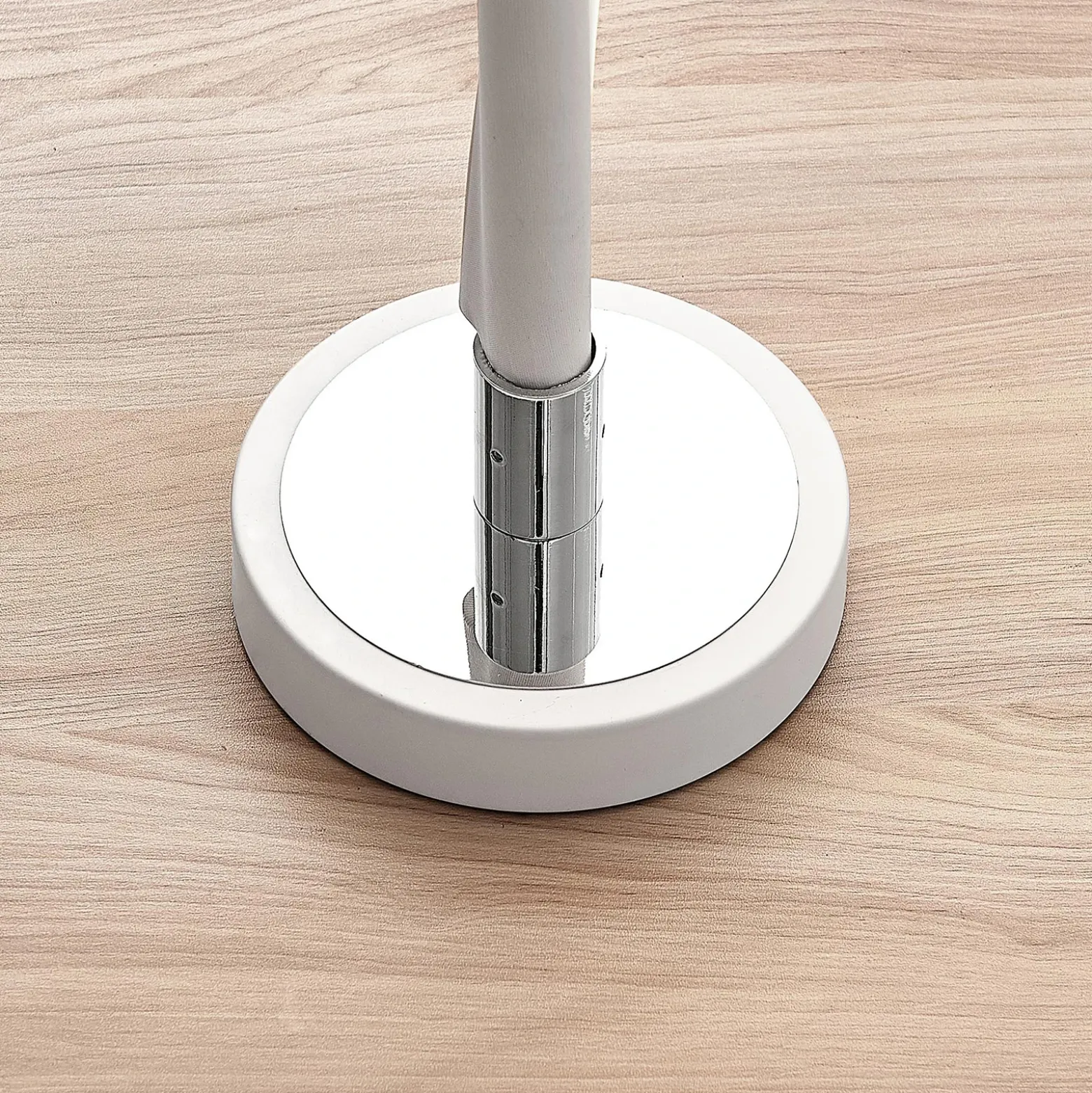 Lucande Lámpara de mesa LED Edano, 60 cm, blanca, textil, atenuable