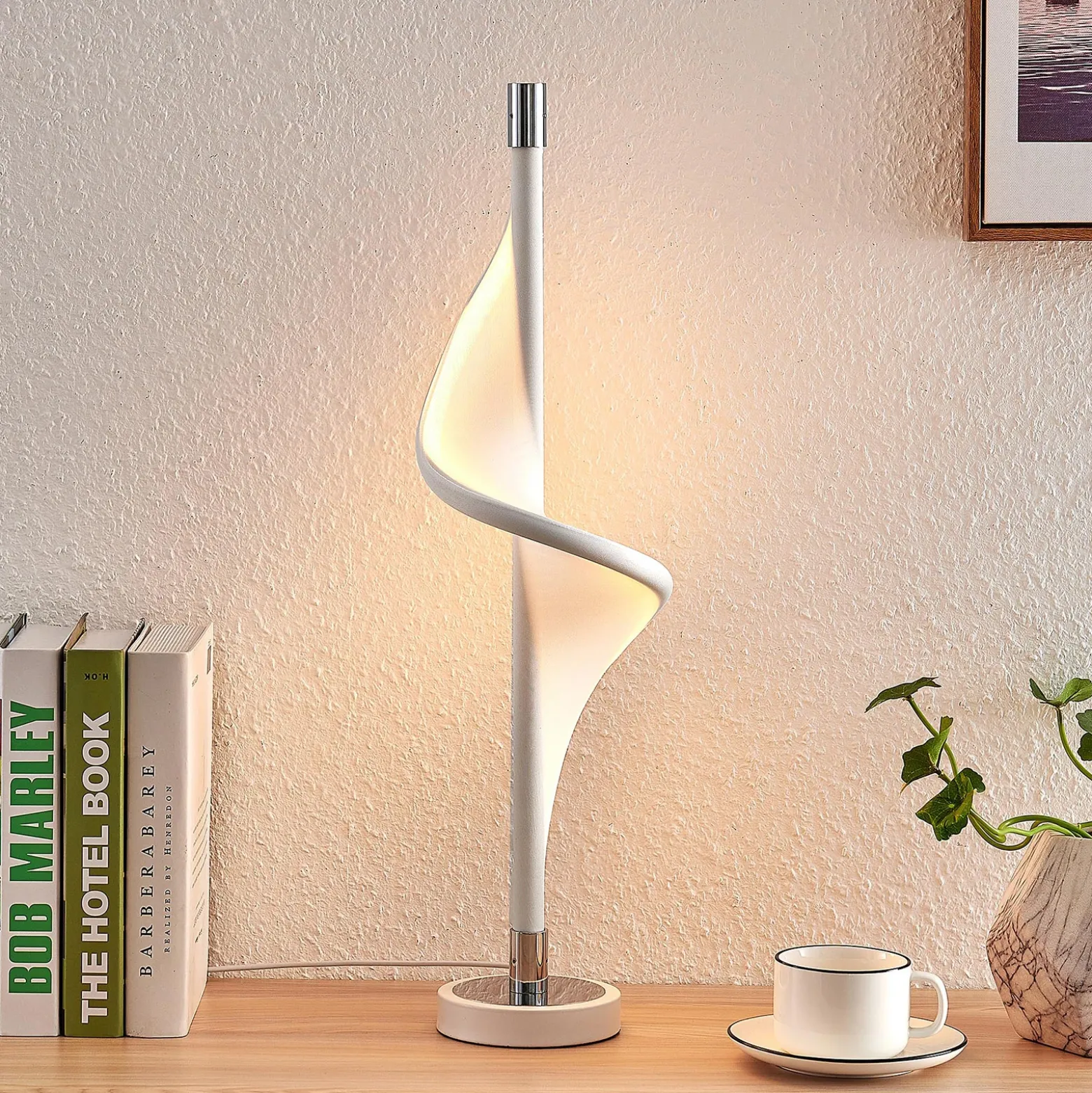Lucande Lámpara de mesa LED Edano, 60 cm, blanca, textil, atenuable