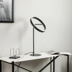 Lucande Lámpara de mesa LED Yekta, negra, 59 cm, atenuable