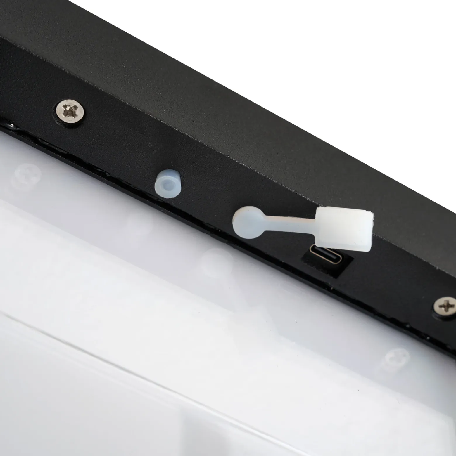 Lucande Lámpara de mesa solar LED Tilena, angular, negra, atenuable