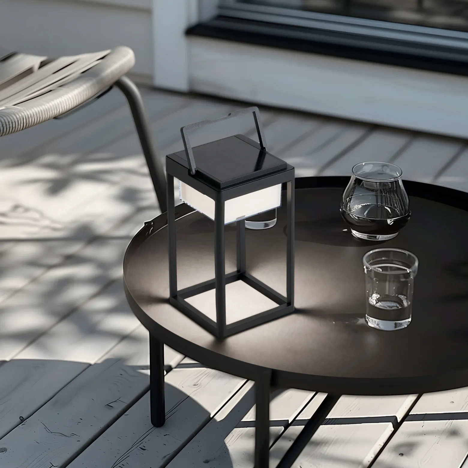 Lucande Lámpara de mesa solar LED Tilena, angular, negra, atenuable
