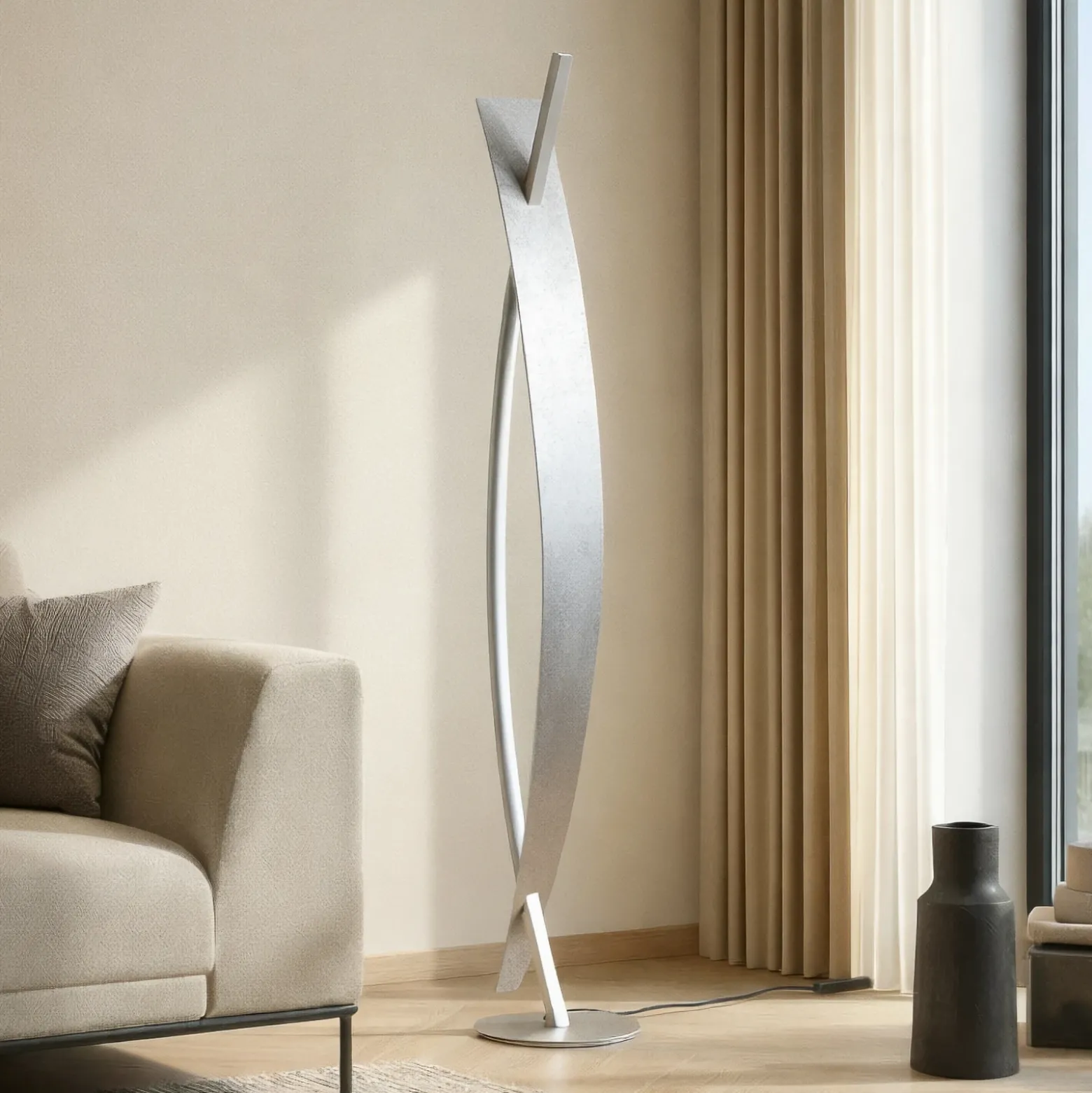 Lucande Lámpara de pie LED Marija, plateada, atenuable, 140 cm
