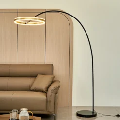 Lucande Lámpara LED arqueada Yekta, color latón, 183 cm, atenuable