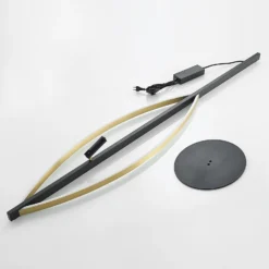 Lucande Matwei Lámpara de pie LED, ovalada, latón