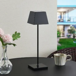 Lucande Patini lámpara de mesa LED exterior, negro