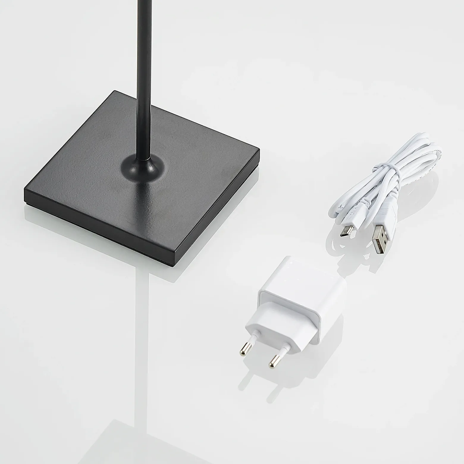 Lucande Patini lámpara de mesa LED exterior, negro