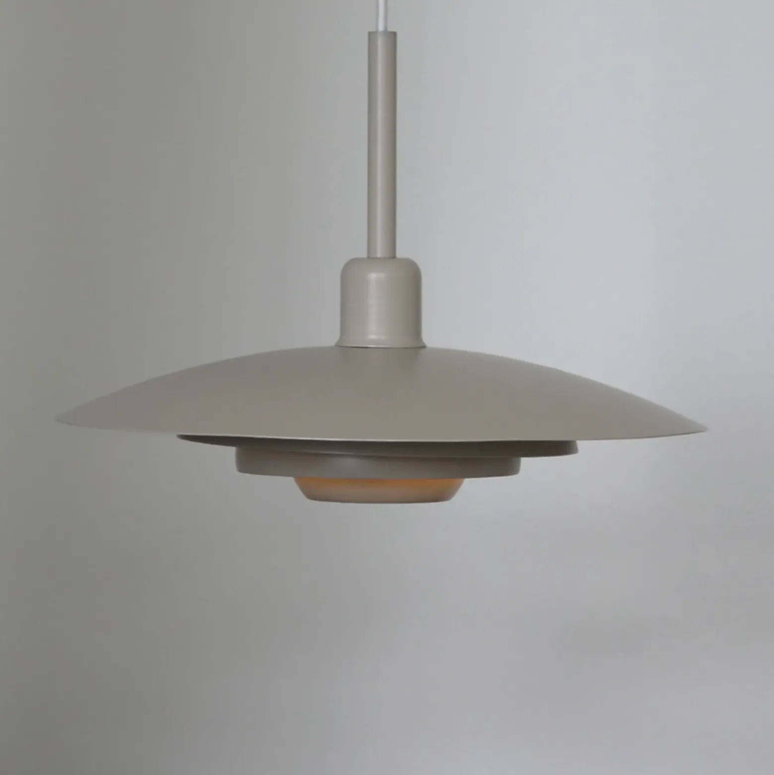 Markslöjd Lámpara colgante Piny, beige, Ø 35 cm, metal, E27
