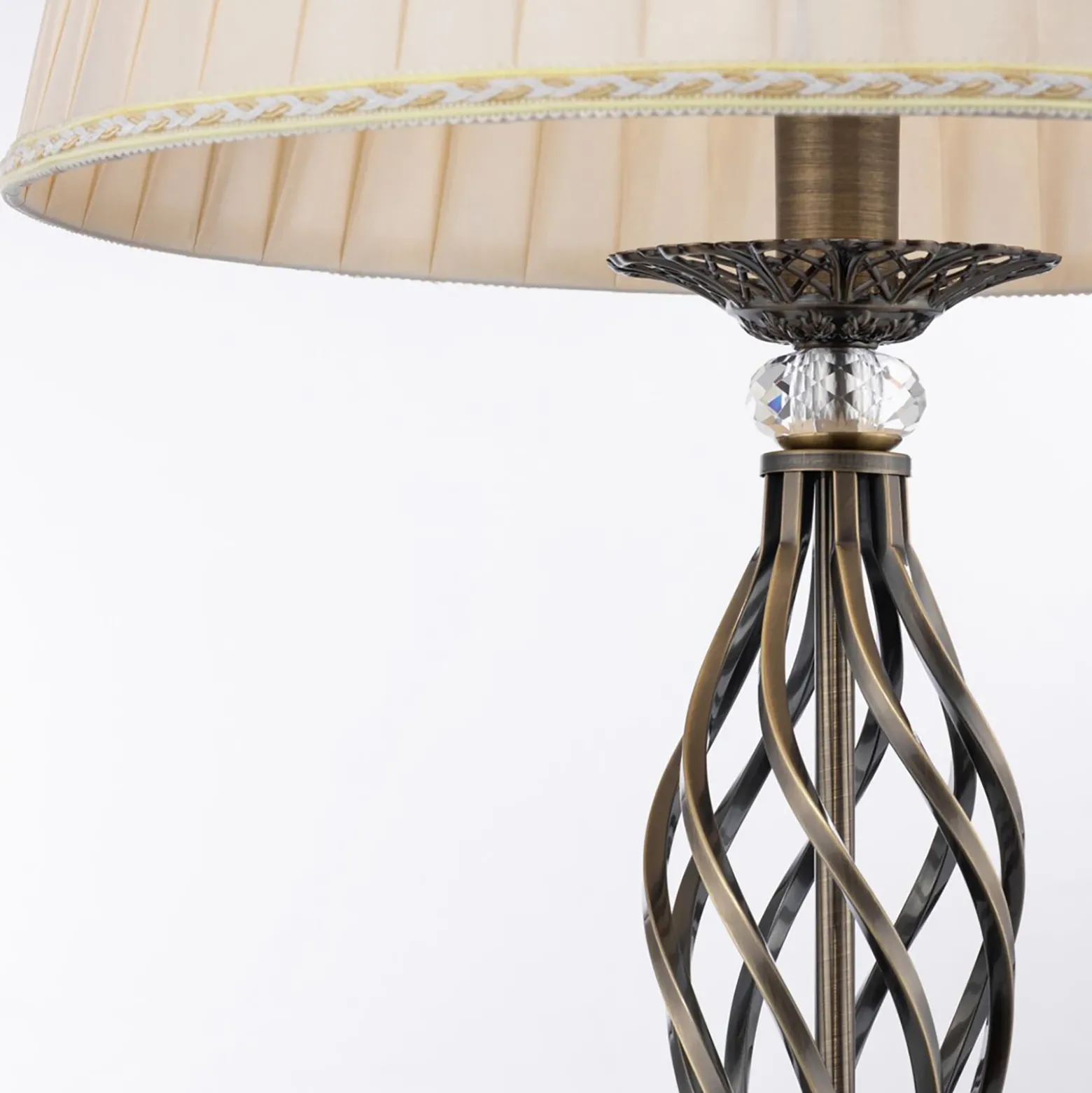 Maytoni Grace lámpara de pie 1 luz latón/beige