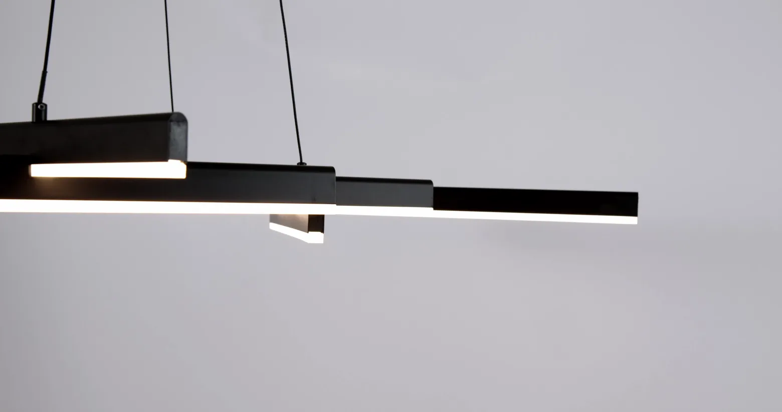 Maytoni Line lámpara colgante LED 3.000K negro