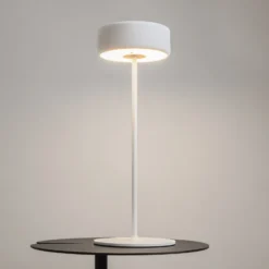 Maytoni Lámpara de mesa LED recargable AI Collaboration, aluminio, blanco