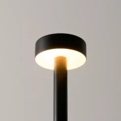 Milan Peak Lane Lámpara de pie LED negra 170 cm