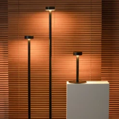 Milan Peak Lane Lámpara de pie LED negra 170 cm