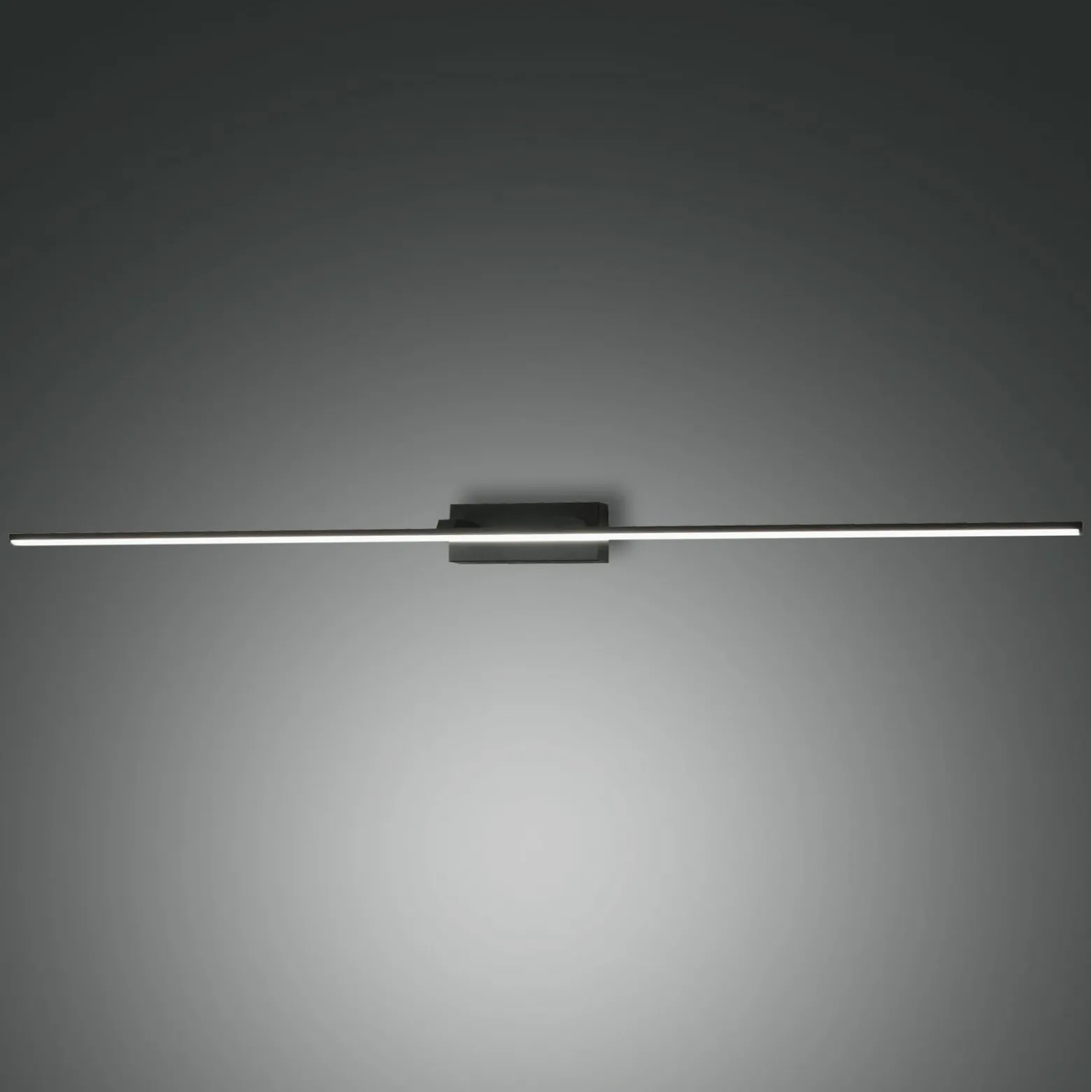 Nala lámpara de espejo LED, negra, anchura 110 cm, metal