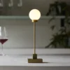 Northern Lámpara de mesa LED recargable Snowball color latón 2700 K