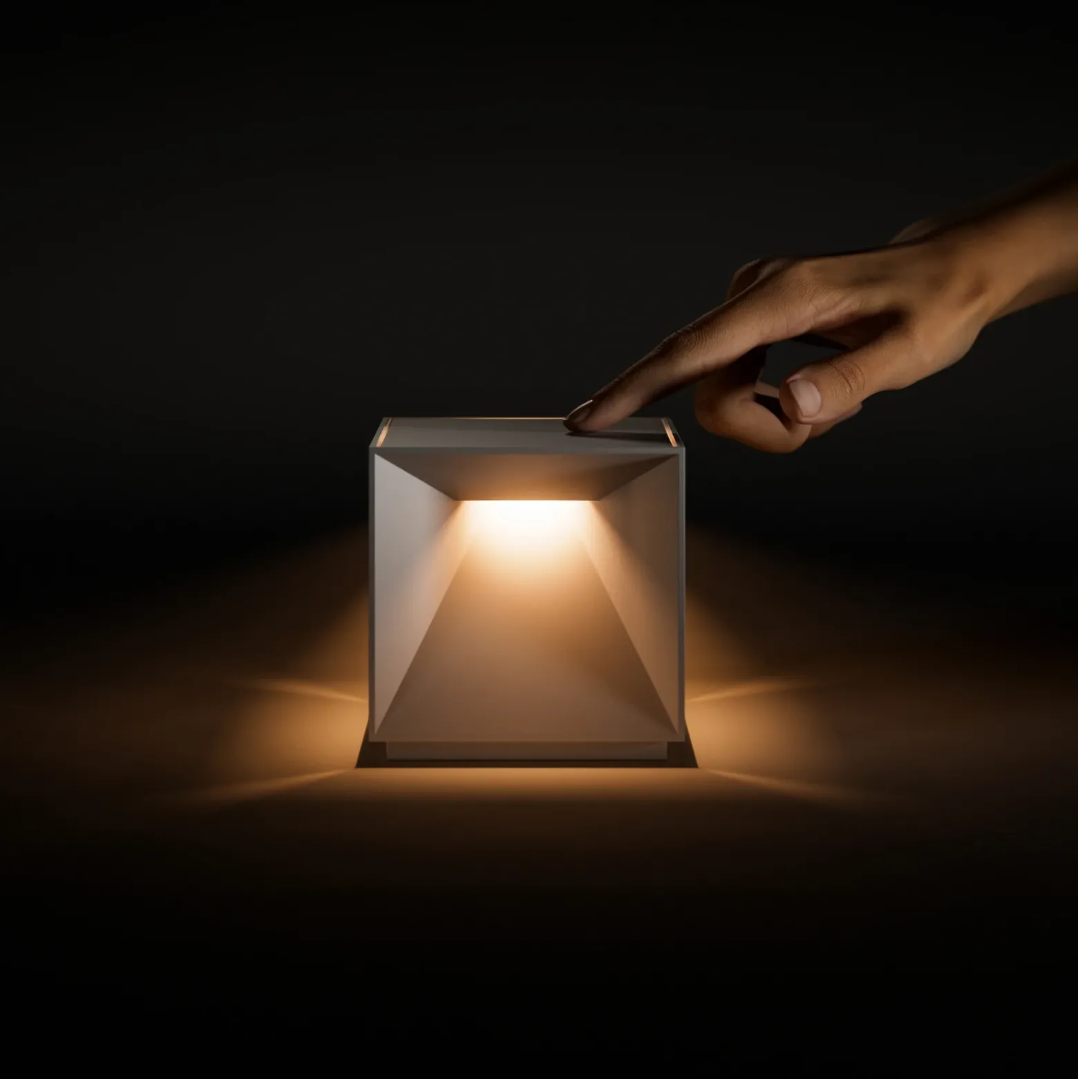 Nutalis lámpara de mesa LED recargable, negro medianoche, IP54, atenuable