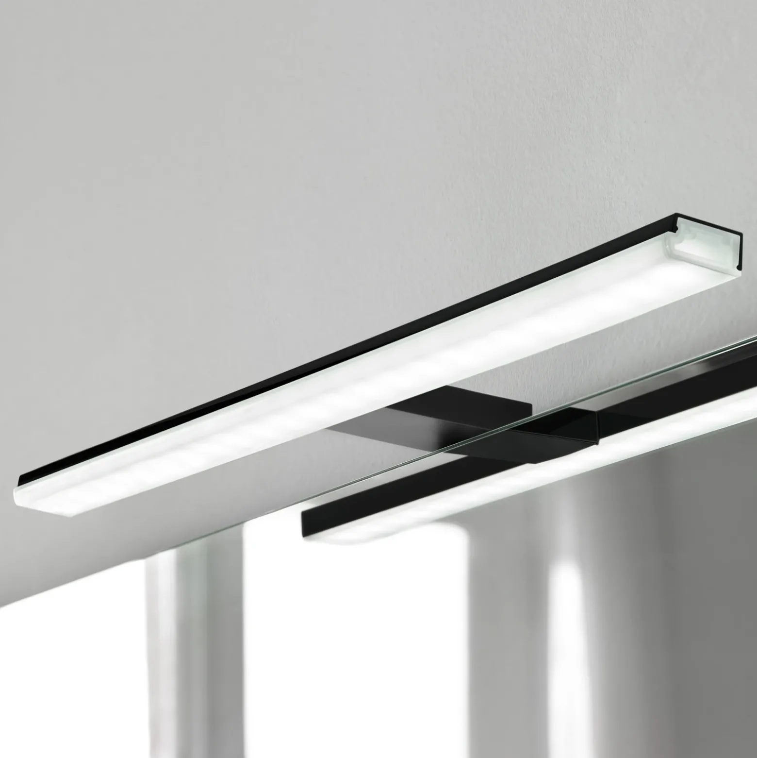 Pandora lámpara de espejo LED, negro mate, 30,8 cm