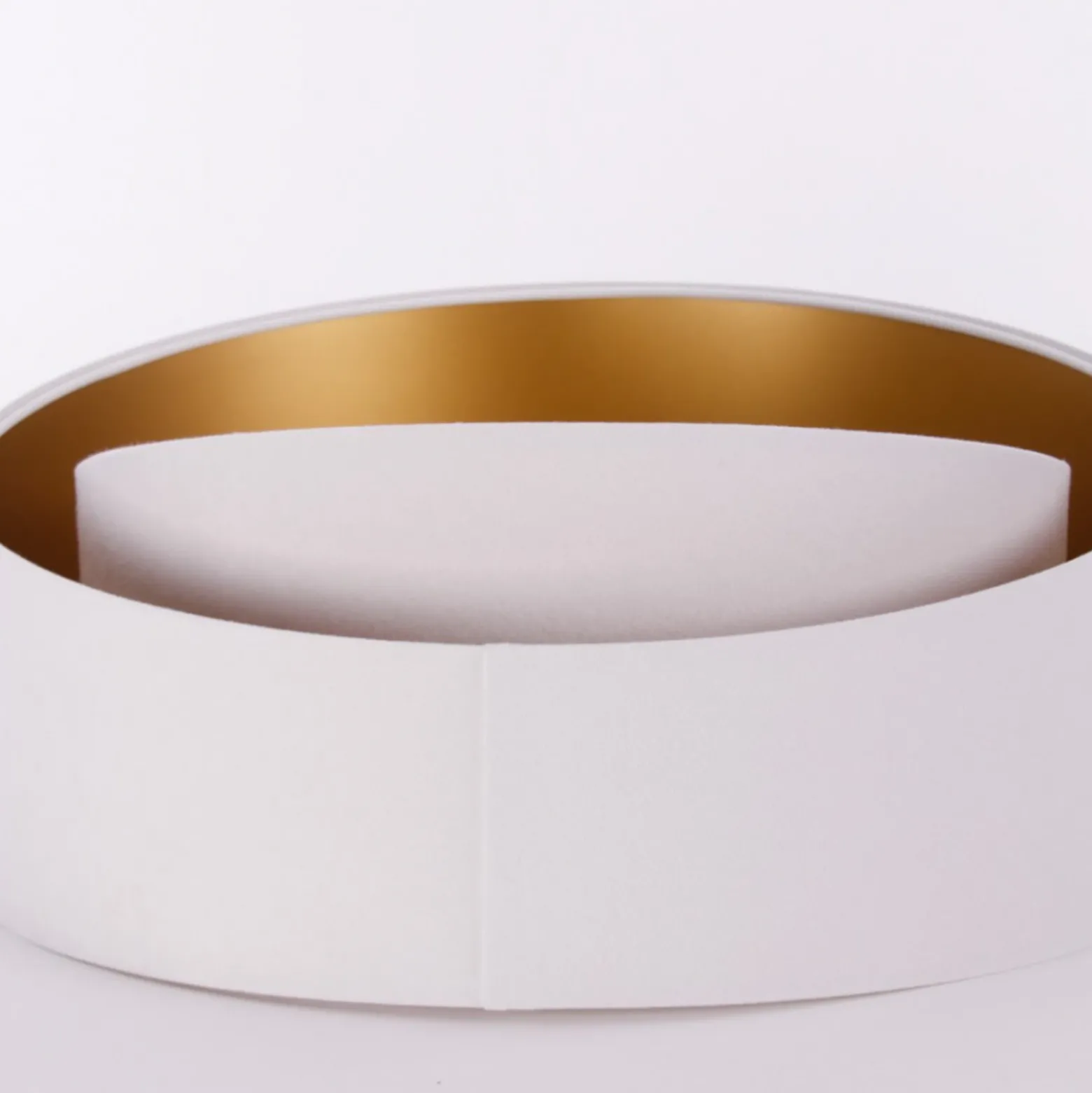 Pantalla de lámpara Chloe, Ø 50 cm, exterior blanco, interior dorado