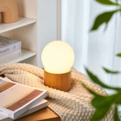 Pauleen Woody Shine lámpara de mesa madera vidrio