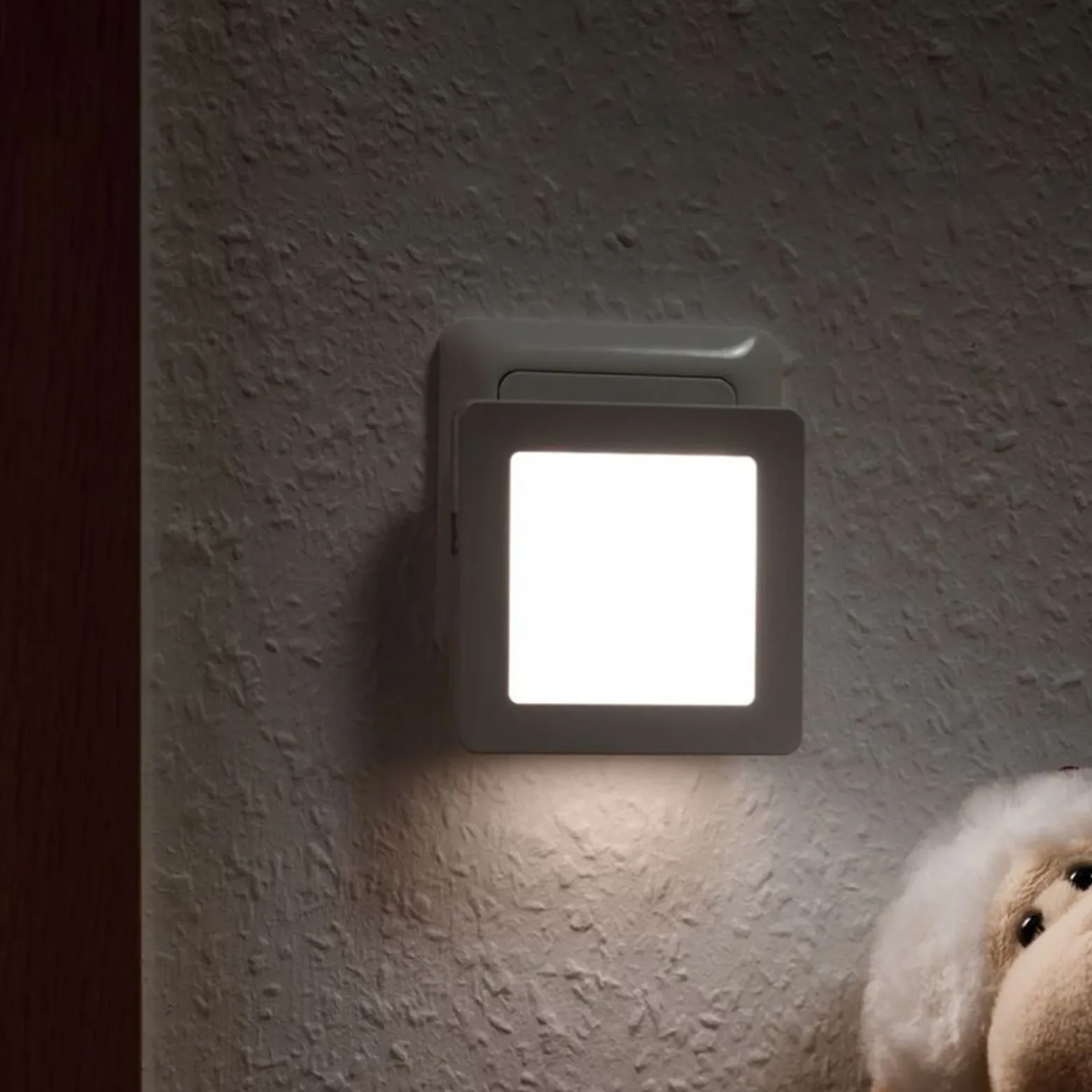 Paulmann Esby lámpara nocturna LED, toma de corriente, angular
