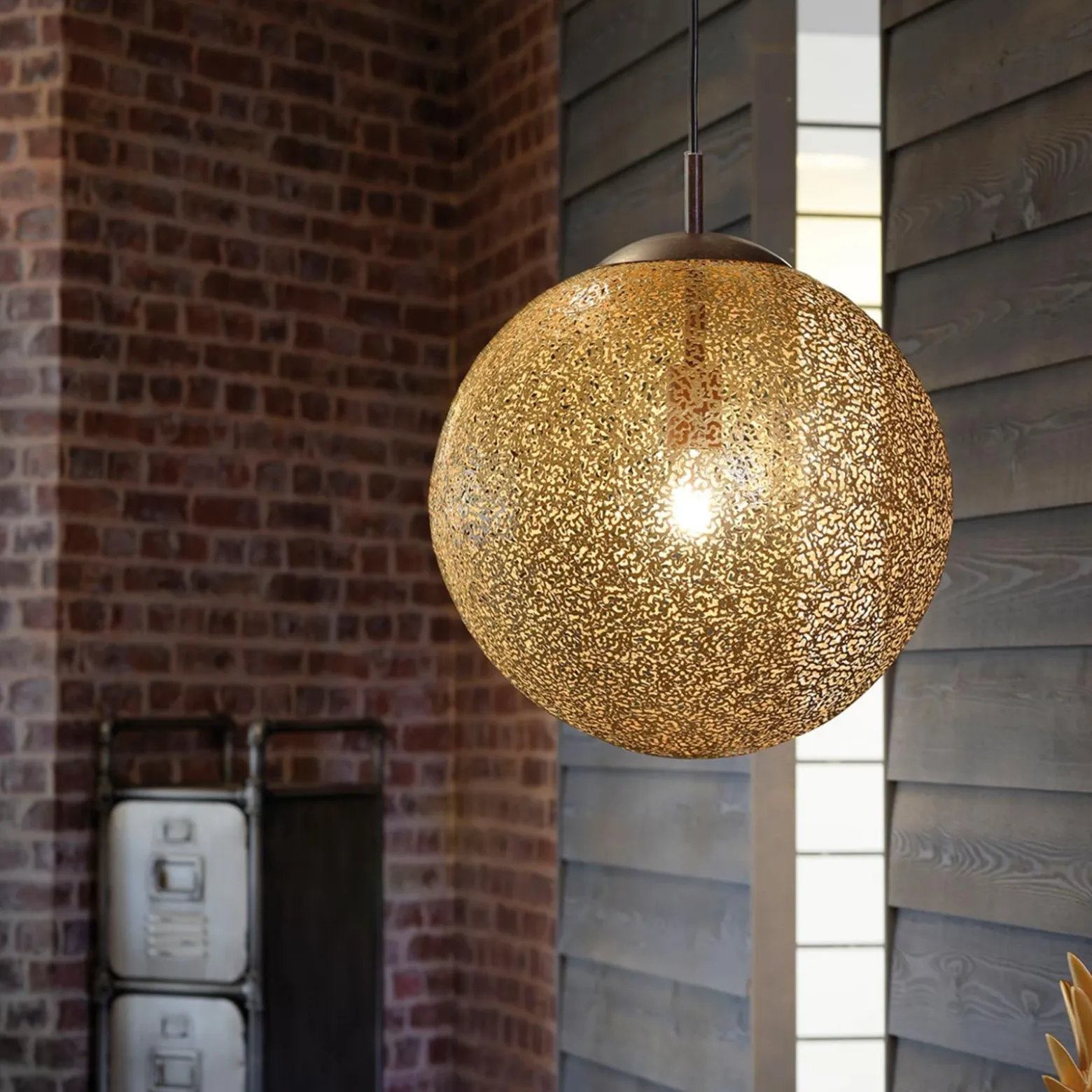 Paul Neuhaus Lámpara colgante Greta, Ø 40 cm, color dorado, metal
