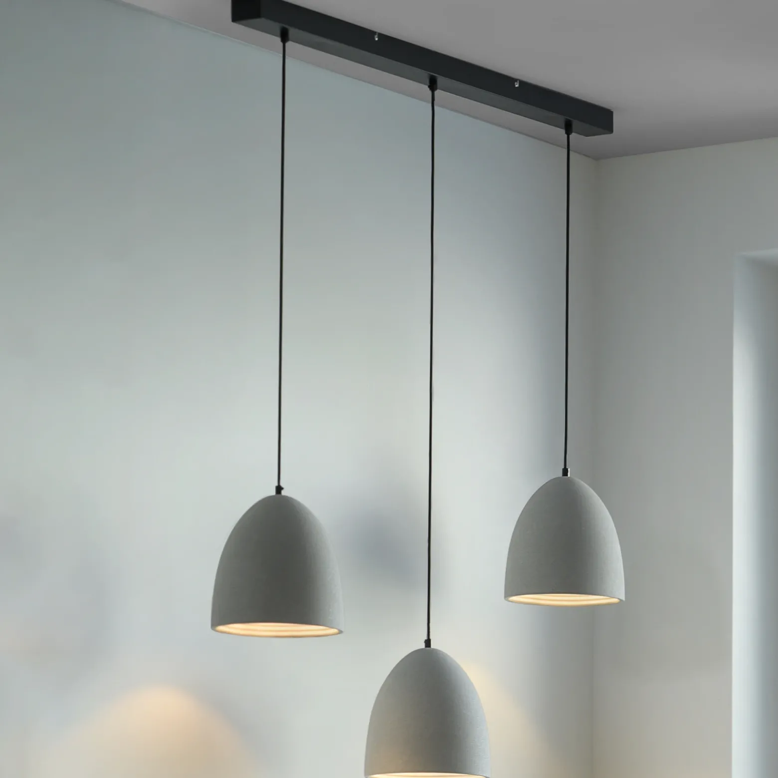 Paul Neuhaus lámpara colgante Eton, 3 luces, 100 cm, hormigón, G9