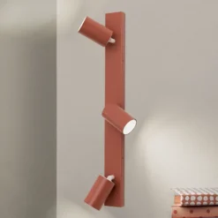 Penn downlight de techo, rojo coral, longitud 60 cm, acero/aluminio