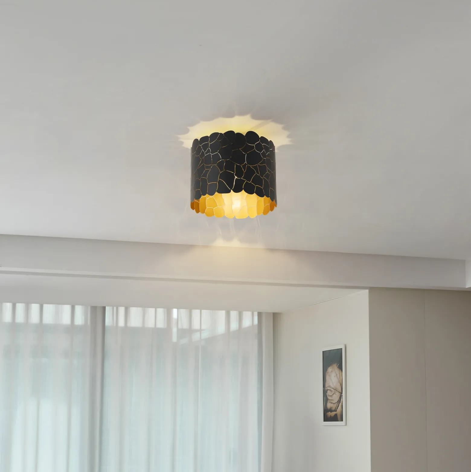 Plafón Aralena de Lindby, negro/oro, metal, Ø 26 cm