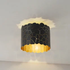 Plafón Aralena de Lindby, negro/oro, metal, Ø 26 cm