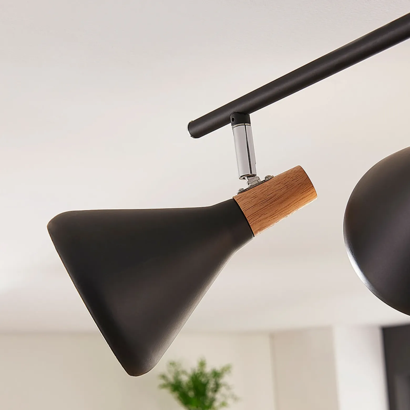 Plafón Arina de Lindby, 68 cm, negro, 4 luces, E14