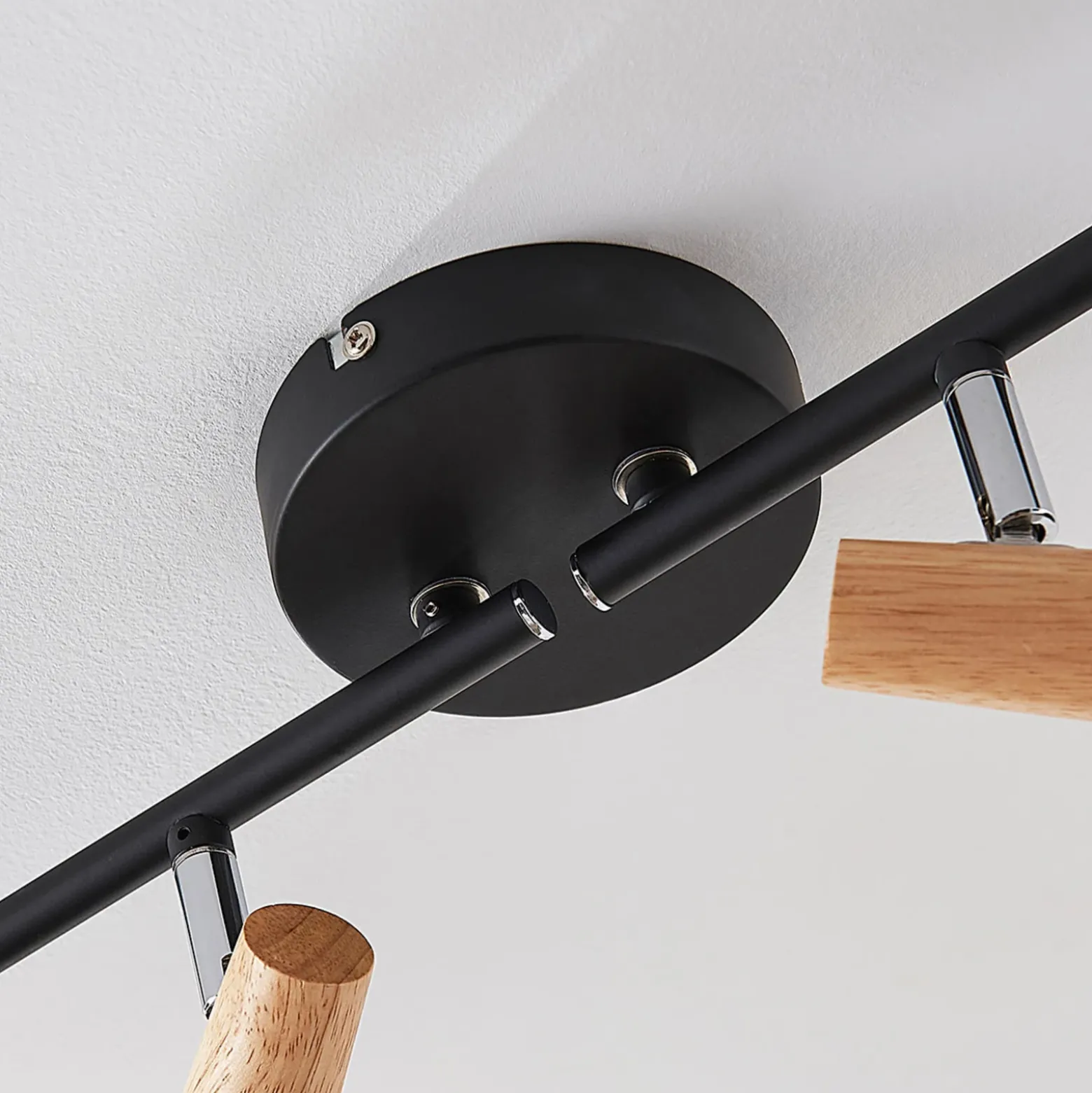 Plafón Arina de Lindby, 68 cm, negro, 4 luces, E14