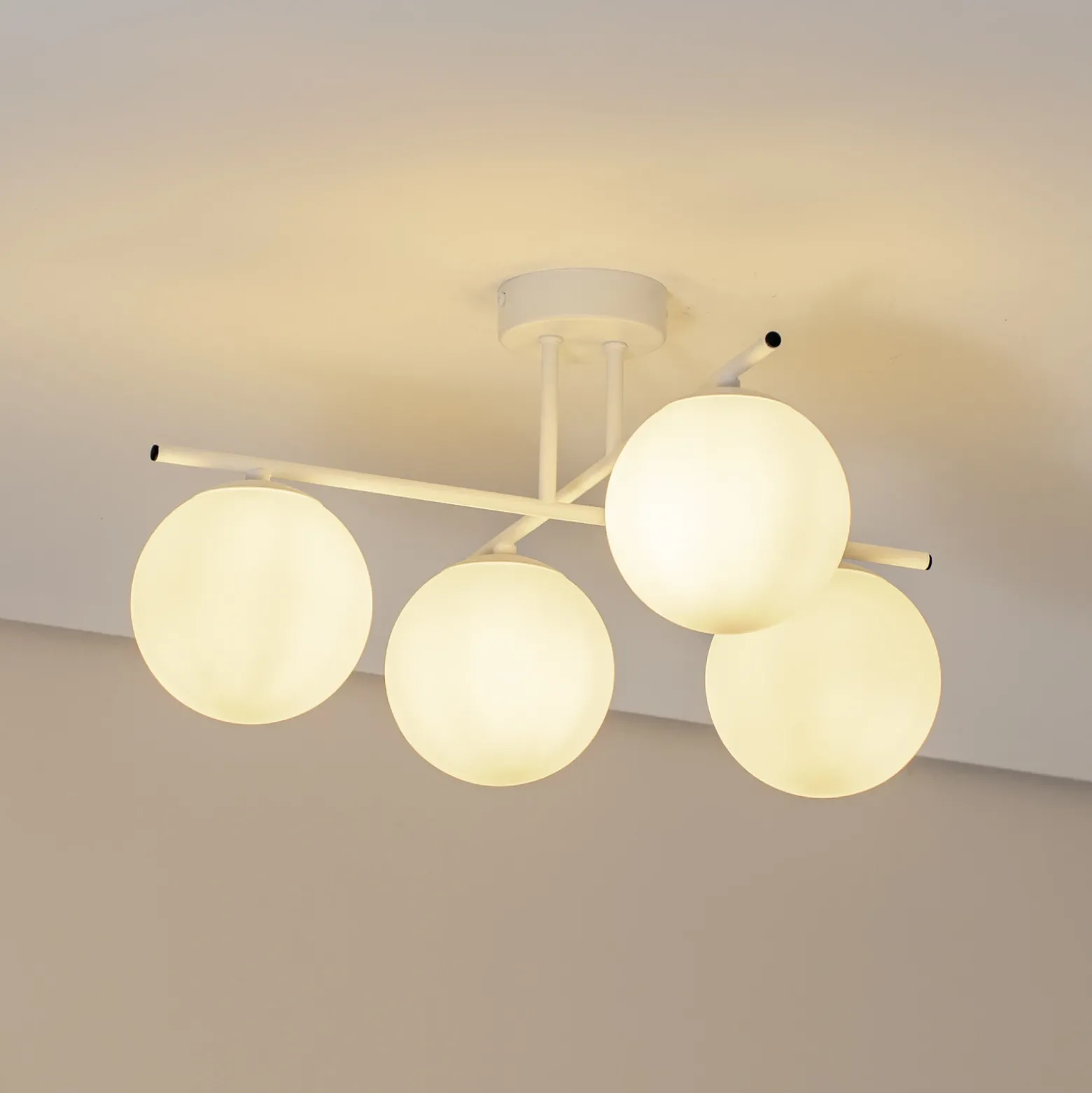 Plafón Aurora, blanco, Ø 50 cm, 4 luces, cristal, E14