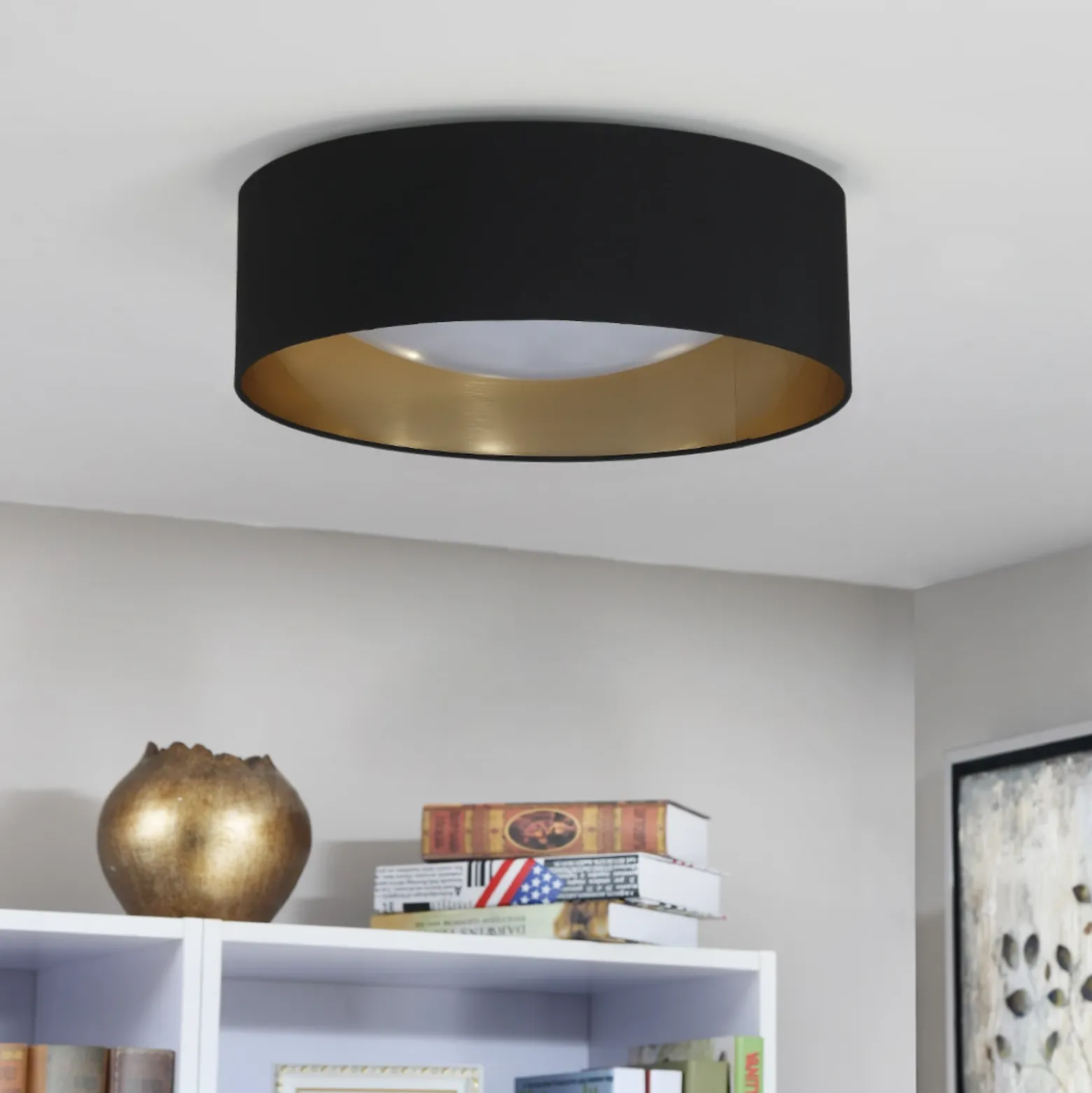 Plafón de tela Coleen negro con interior dorado
