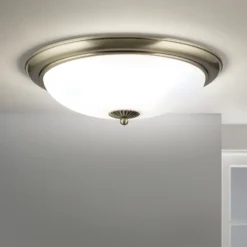 Plafón Empire, Ø 48 cm, latón envejecido, cristal opal mate