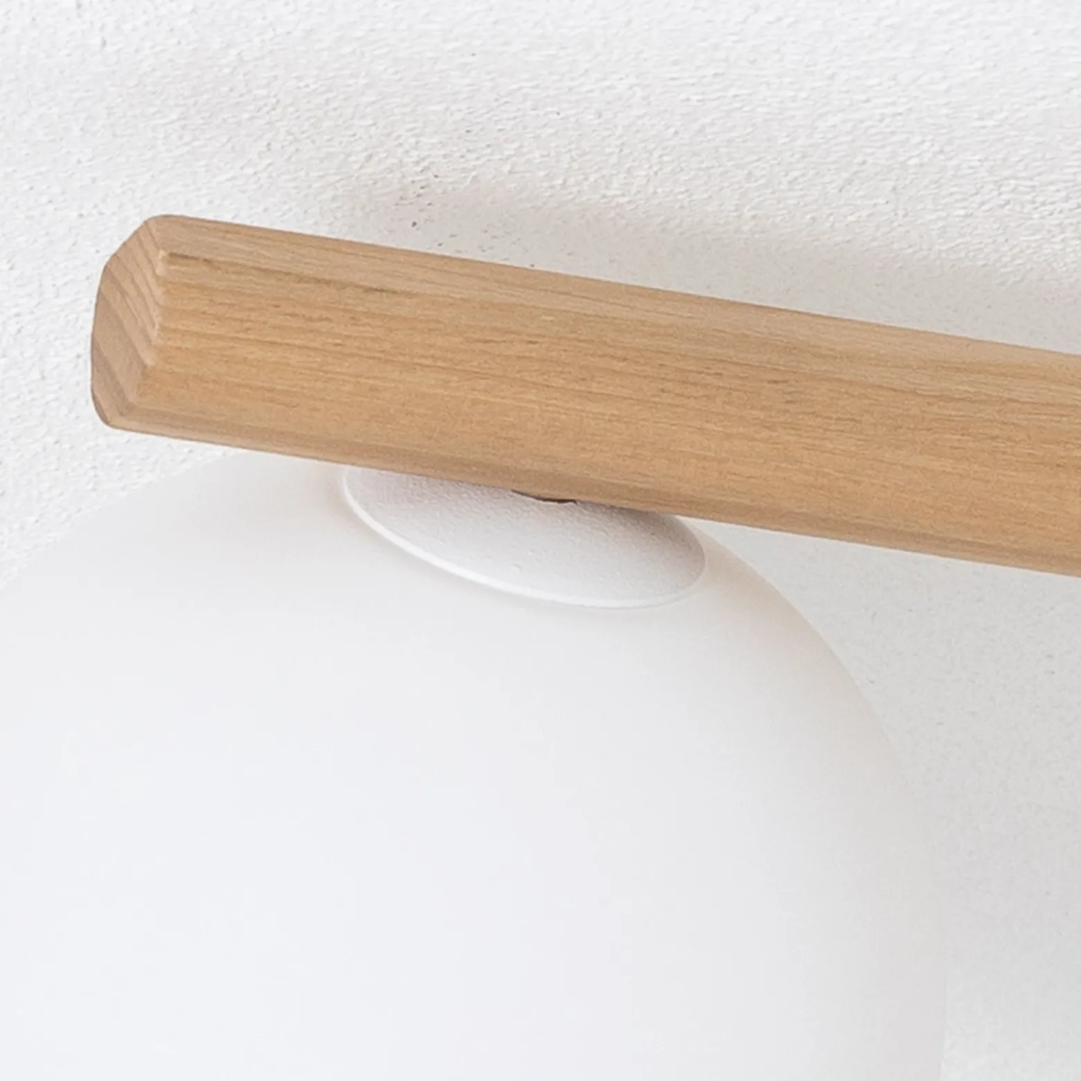 Plafón Estera, cristal opal, madera, 3 luces