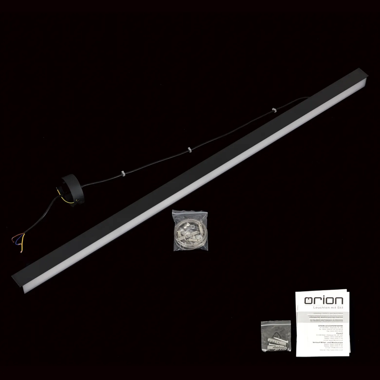 Plafón LED Bounce, negro, longitud 113 cm, CCT, aluminio