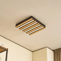 Plafón LED Firka de Lindby, blanco, madera, 42 cm, CCT, atenuable.