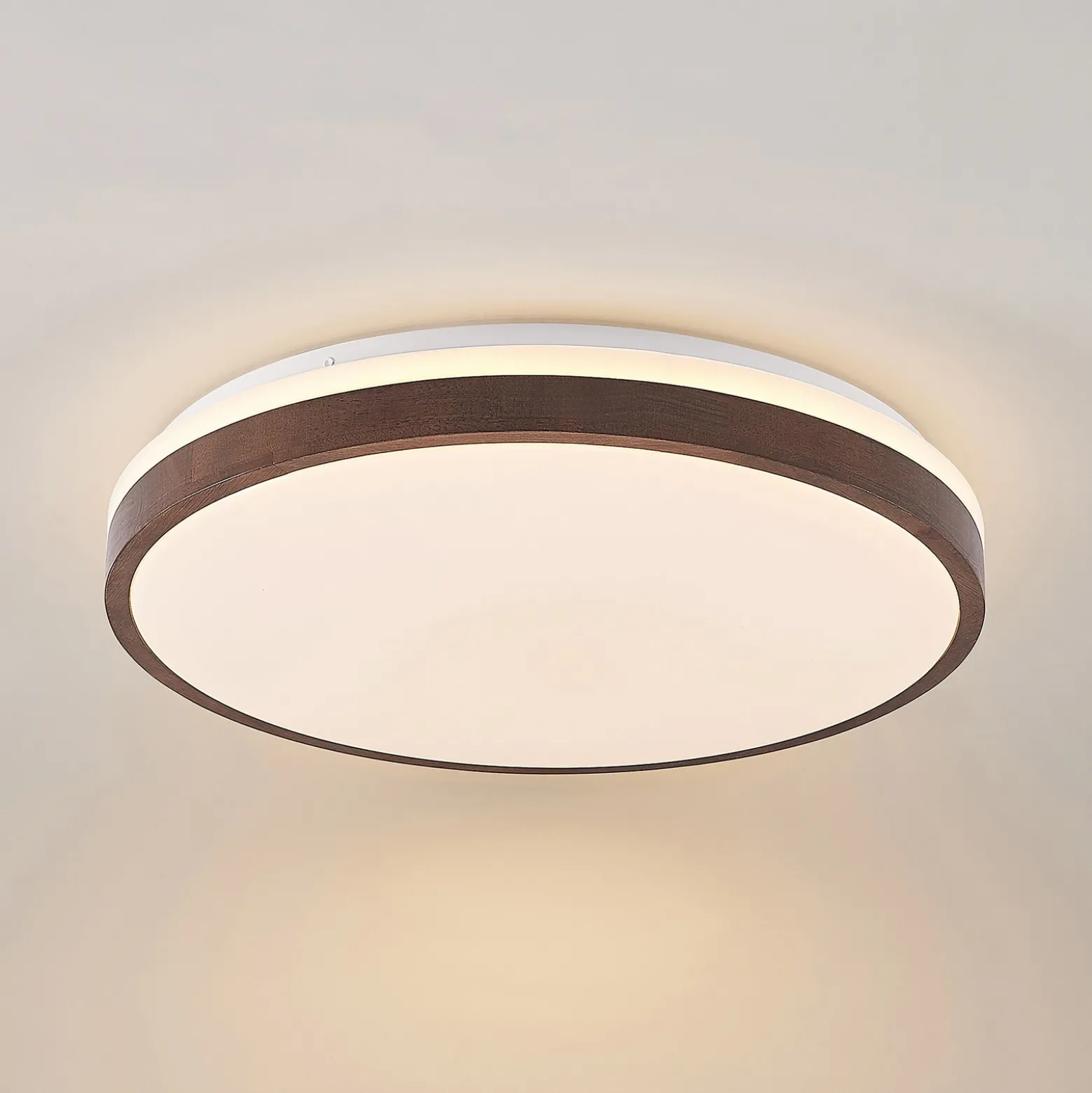 Plafón LED Hudsona de Lindby, Ø 49 cm, madera, marrón