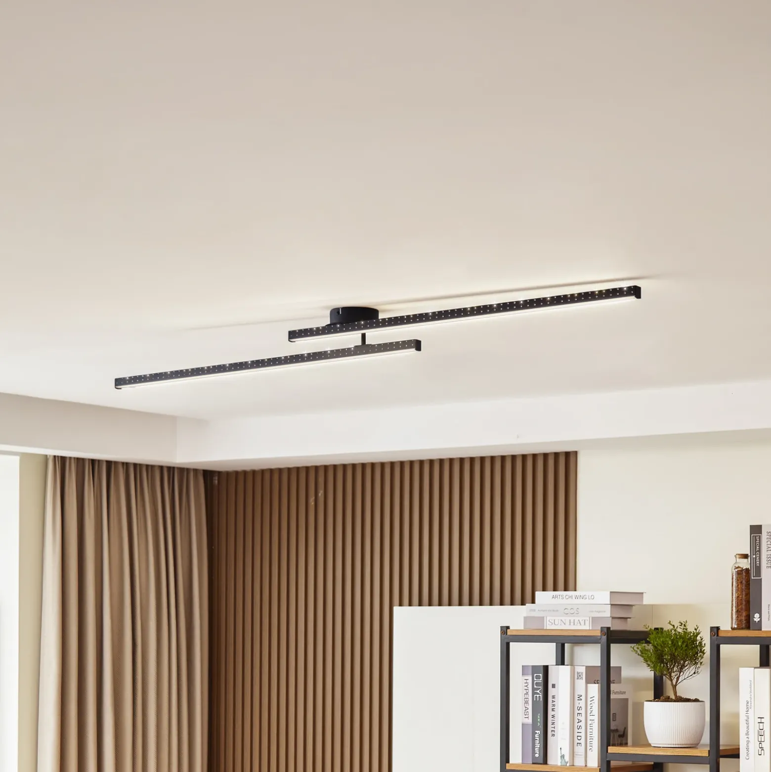 Plafón LED Lindby Aurendor, 135 cm, negro, metal