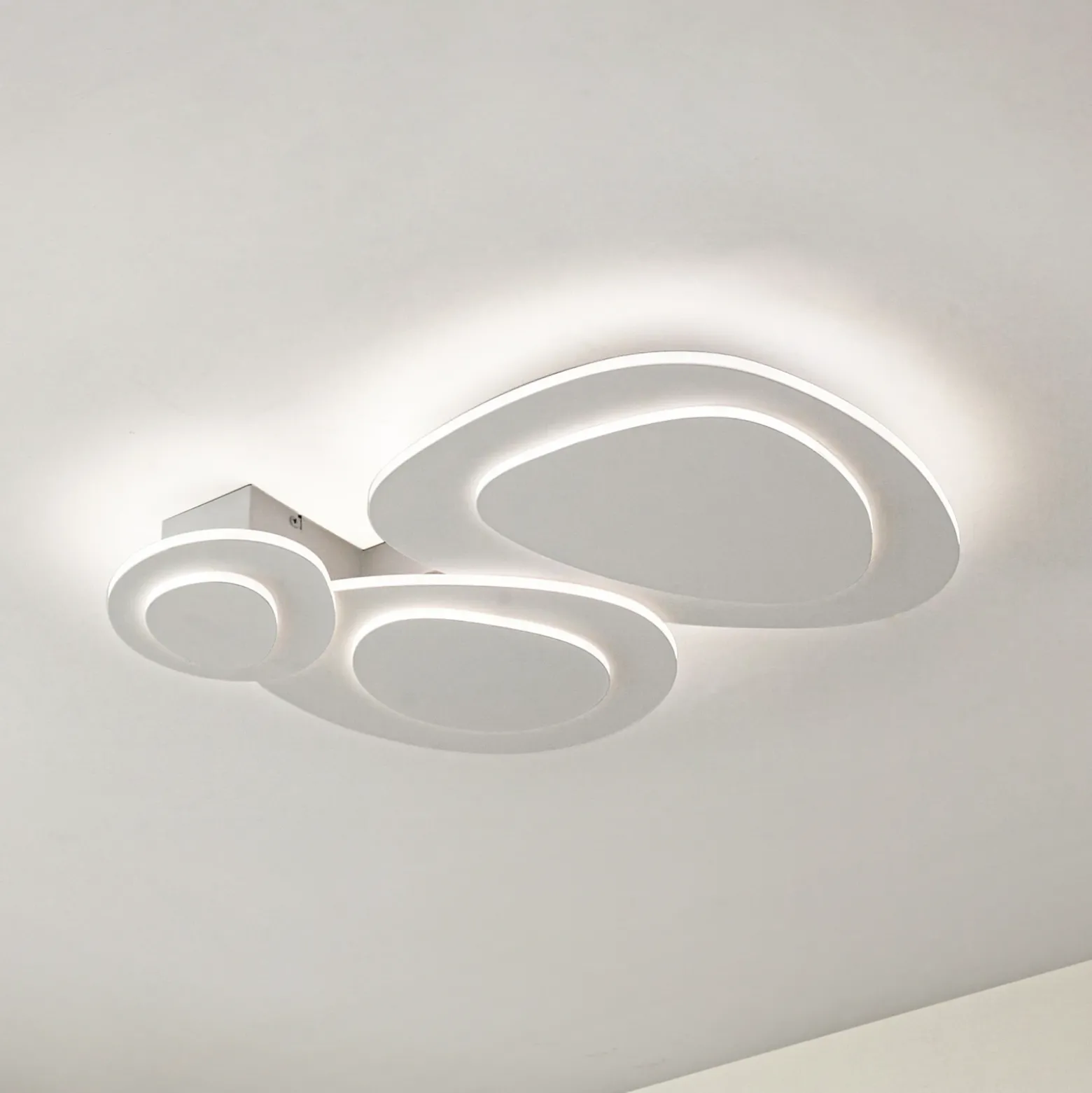 Plafón LED Lindby Delar, 60 x 60 cm, CCT, atenuable